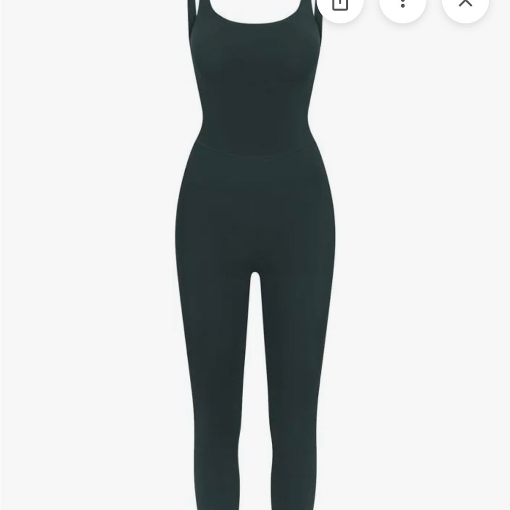 SKIMS Soft Smoothing Seamless Catsuit XS